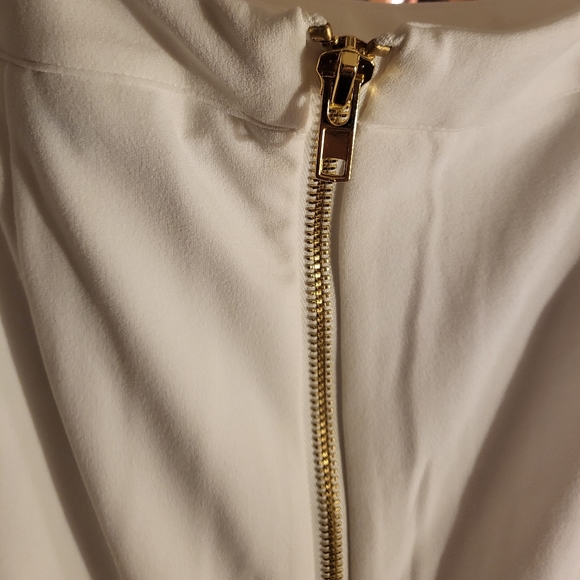 Beautiful pencil lace skirt by CQ by CQ - Picture 3 of 6